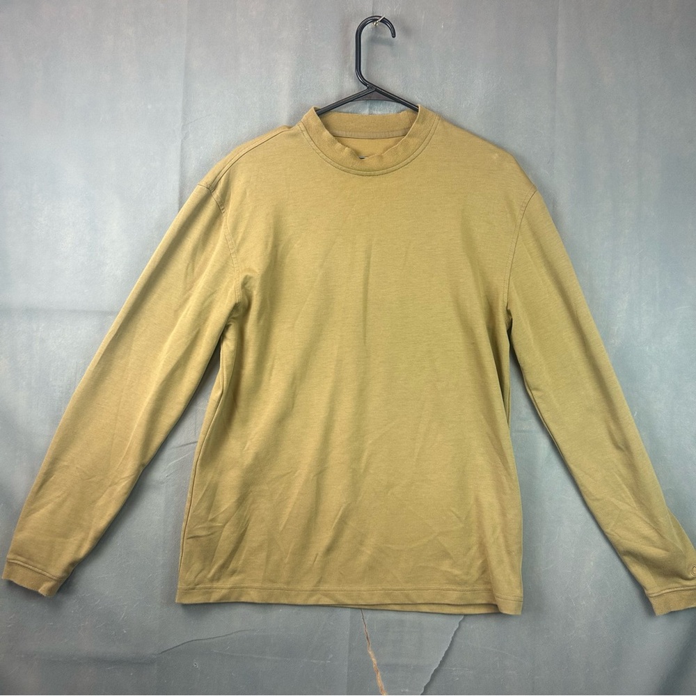 Cabelas's Shirt Mens Medium Long Sleeve Round Neck Base Layer Outdoor Shirt